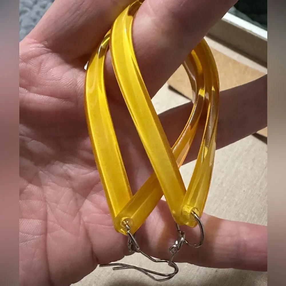 N/A bold yellow